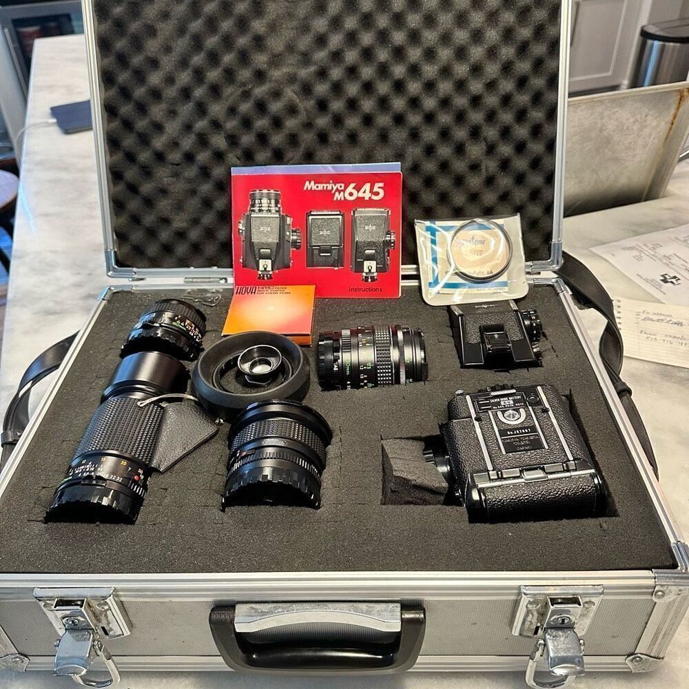 Vintage Mamiya M645 Medium Format Film Camera W/ 4 Lenses 2 Keys & Case Black OS - Picture 2 of 16